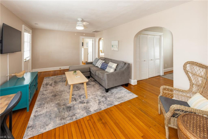 Photo 25 of 50 residential for sale in Virginia Beach virginia