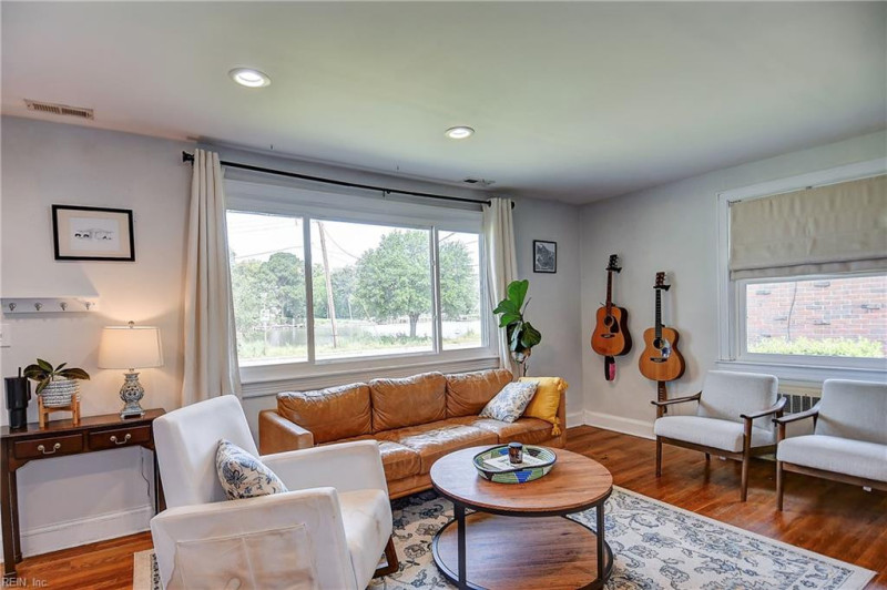 Photo 17 of 50 residential for sale in Norfolk virginia
