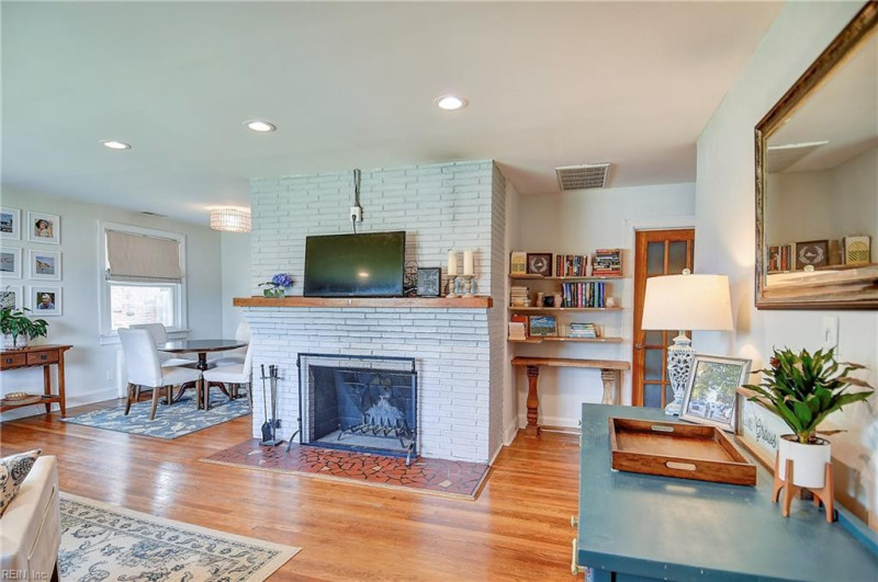 Photo 19 of 50 residential for sale in Norfolk virginia