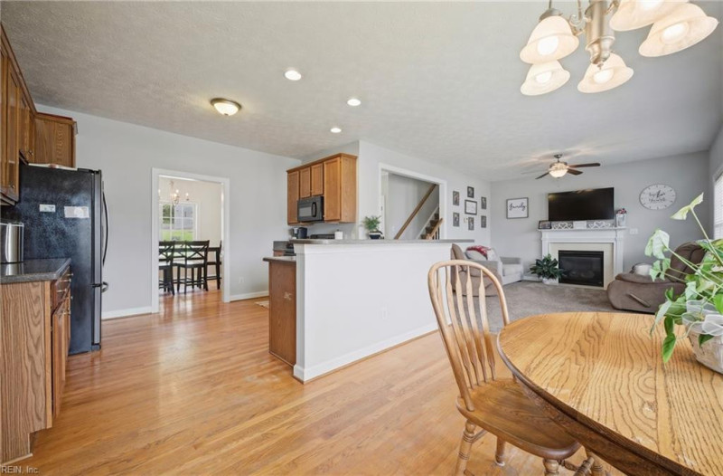 Photo 15 of 50 residential for sale in Gloucester County virginia