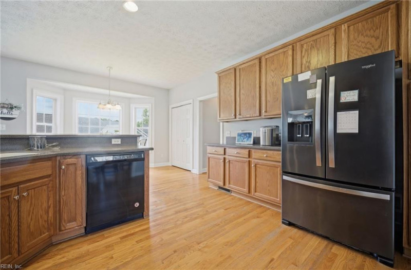 Photo 18 of 50 residential for sale in Gloucester County virginia