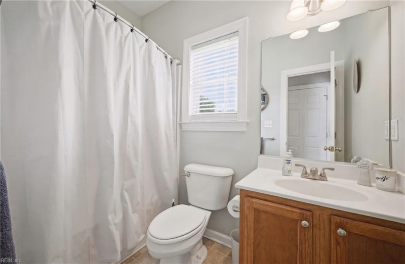Photo 20 of 50 residential for sale in Gloucester County virginia