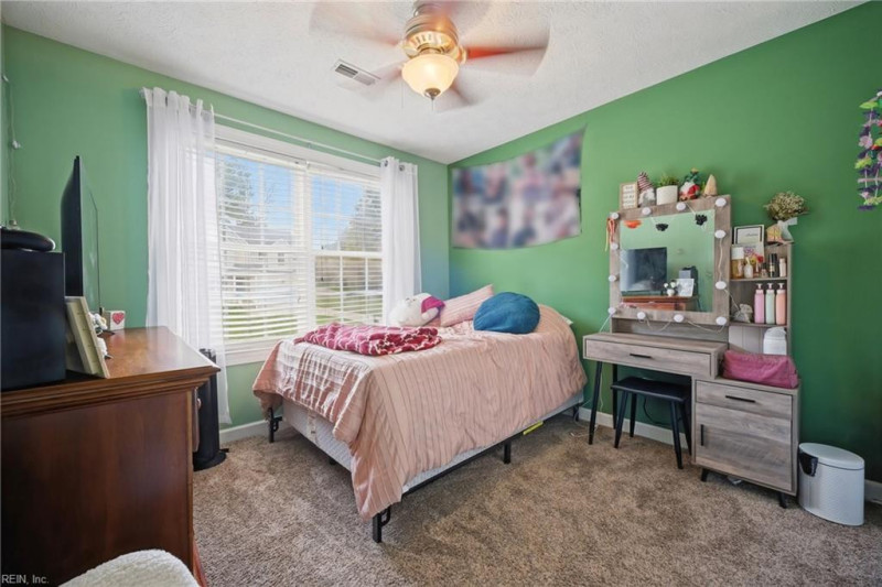 Photo 26 of 50 residential for sale in Gloucester County virginia