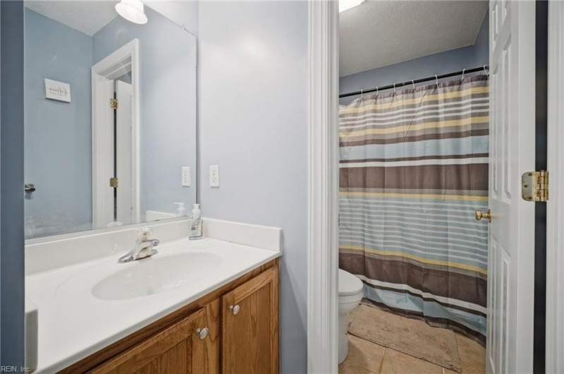 Photo 33 of 50 residential for sale in Gloucester County virginia