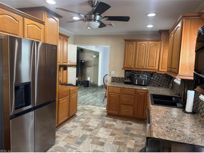 Photo 3 of 18 residential for sale in Norfolk virginia