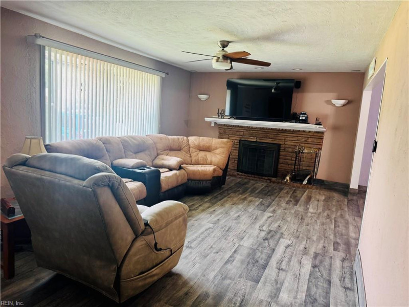 Photo 5 of 18 residential for sale in Norfolk virginia