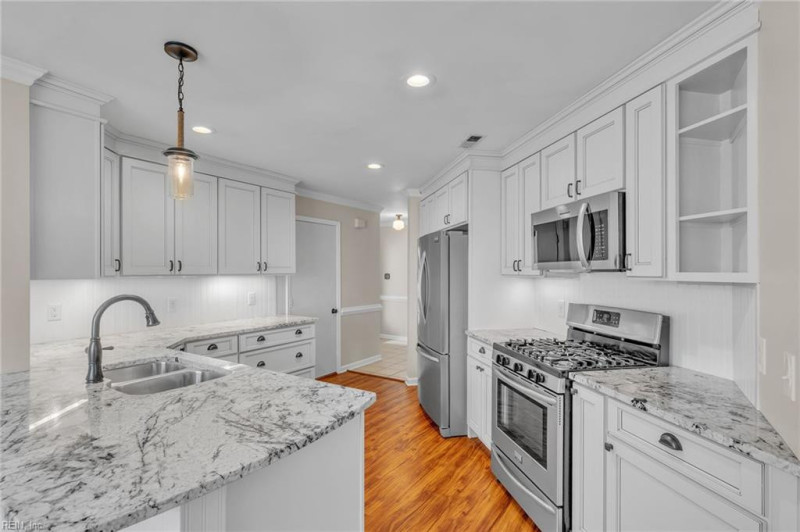 Photo 10 of 43 residential for sale in Virginia Beach virginia