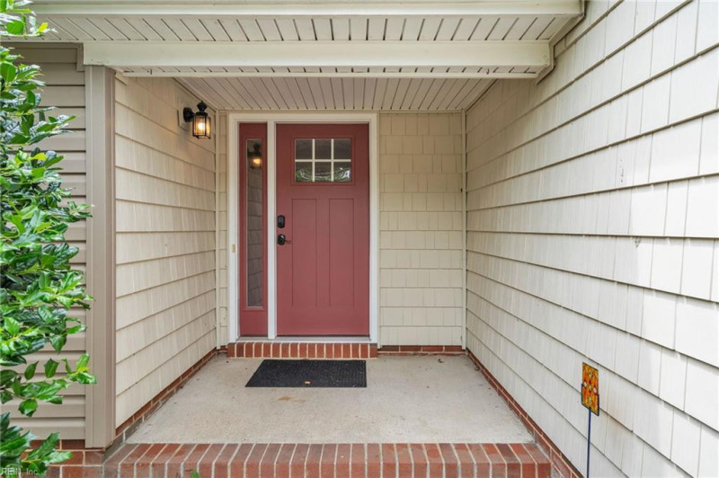 Photo 4 of 43 residential for sale in Virginia Beach virginia