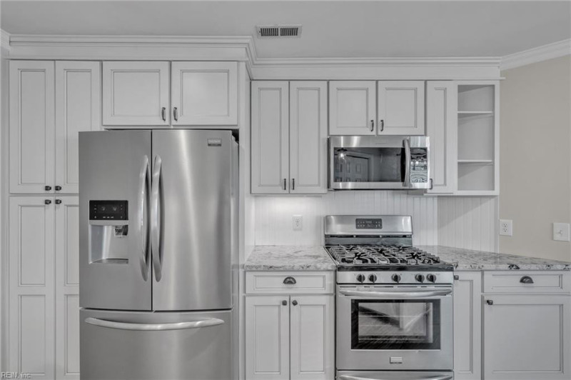Photo 9 of 43 residential for sale in Virginia Beach virginia