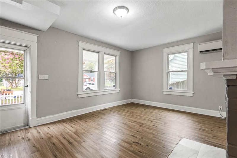 Photo 3 of 36 residential for sale in Norfolk virginia Photo 3 of 36 residential for sale in Norfolk virginia