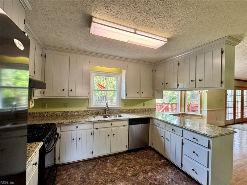 Photo 5 of 30 residential for sale in Newport News virginia Photo 5 of 30 residential for sale in Newport News virginia