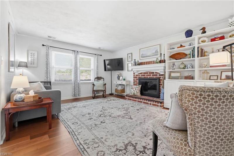 Photo 5 of 30 residential for sale in Virginia Beach virginia