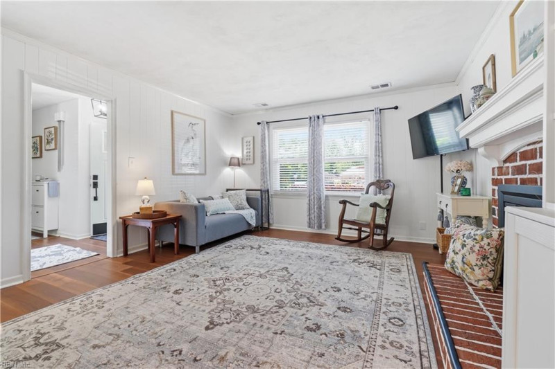 Photo 6 of 30 residential for sale in Virginia Beach virginia