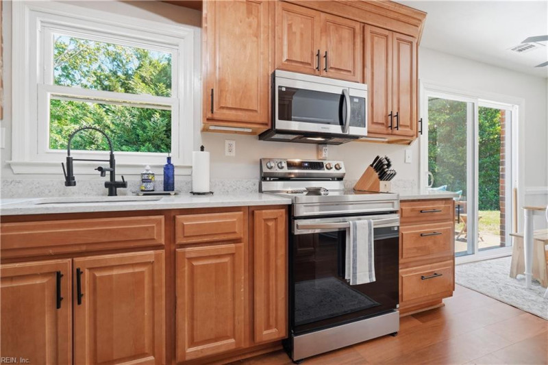 Photo 7 of 30 residential for sale in Virginia Beach virginia