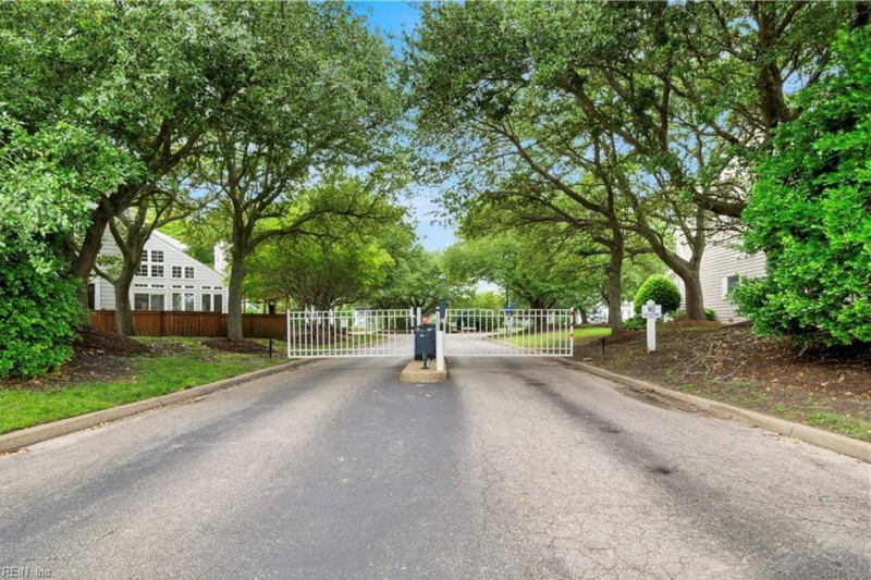 Photo 4 of 39 residential for sale in Hampton virginia Photo 4 of 39 residential for sale in Hampton virginia