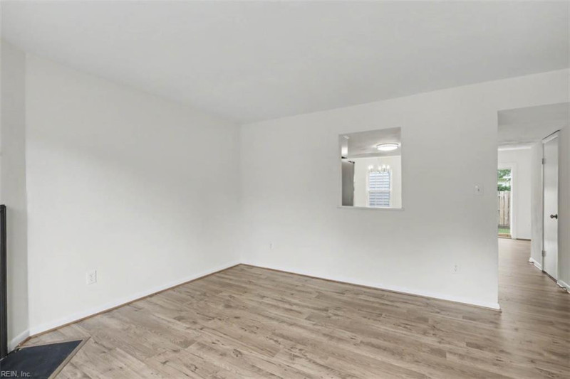 Photo 10 of 36 residential for sale in Hampton virginia