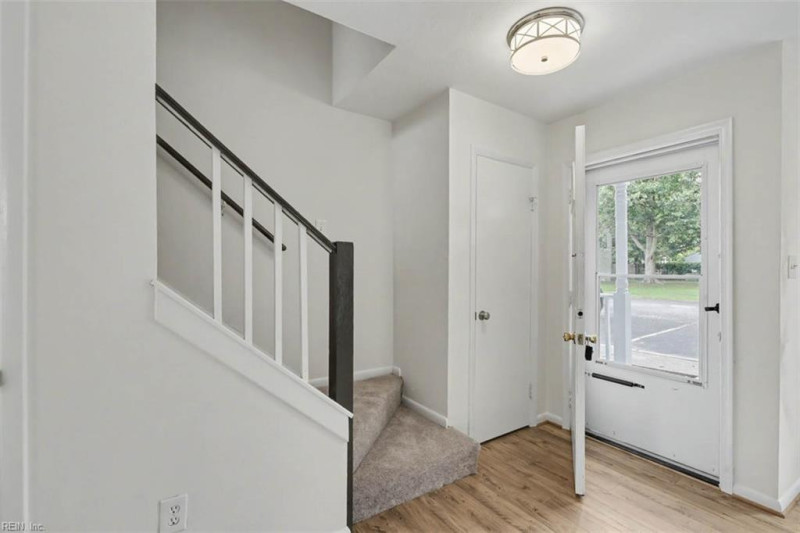 Photo 11 of 36 residential for sale in Hampton virginia