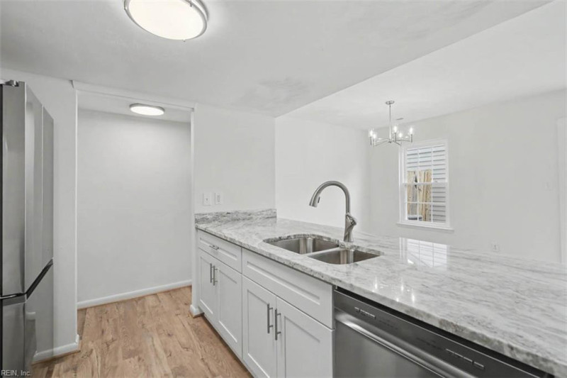 Photo 18 of 36 residential for sale in Hampton virginia