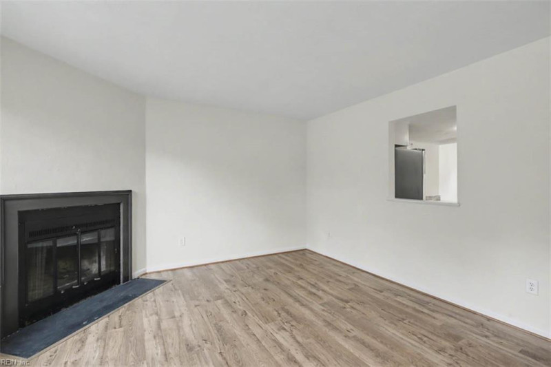 Photo 6 of 36 residential for sale in Hampton virginia
