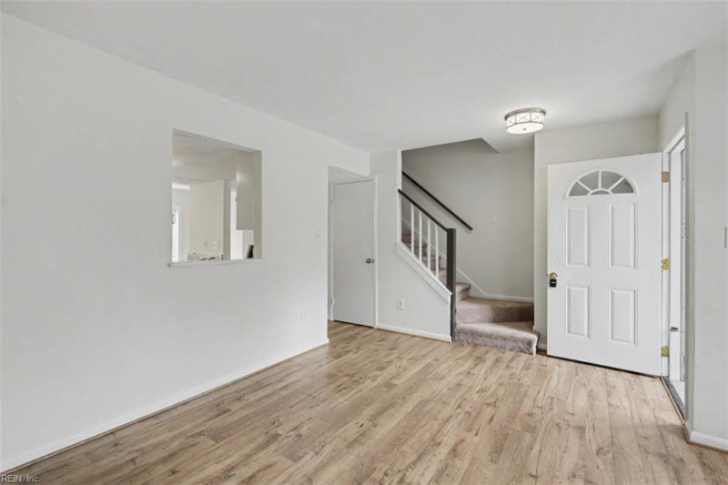 Photo 7 of 36 residential for sale in Hampton virginia