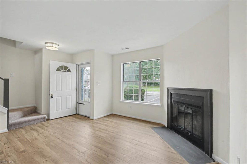 Photo 8 of 36 residential for sale in Hampton virginia