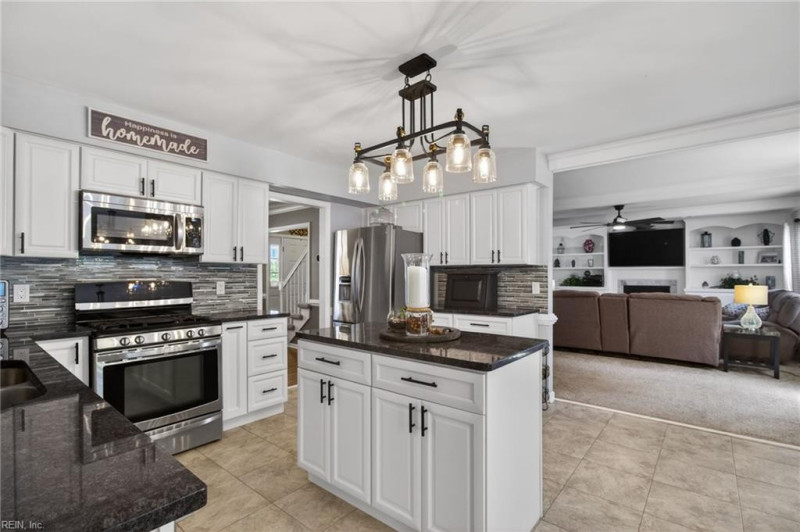 Photo 13 of 48 residential for sale in Chesapeake virginia