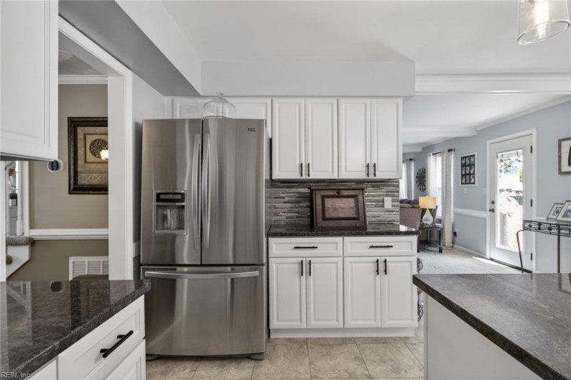 Photo 15 of 48 residential for sale in Chesapeake virginia