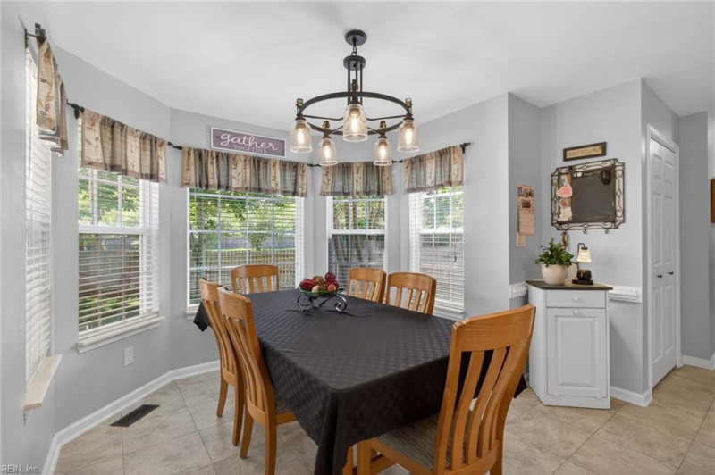 Photo 17 of 48 residential for sale in Chesapeake virginia