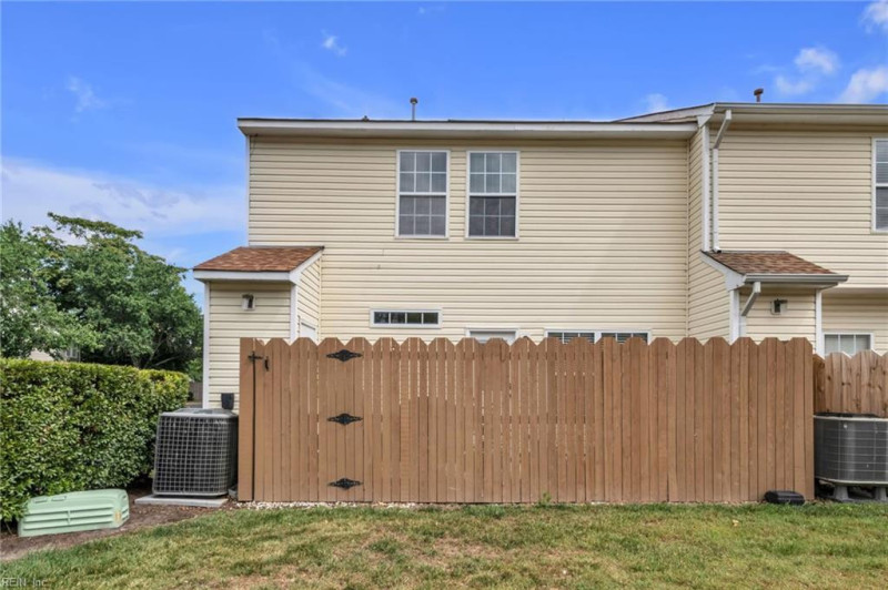 Photo 19 of 37 residential for sale in Chesapeake virginia Photo 19 of 37 residential for sale in Chesapeake virginia