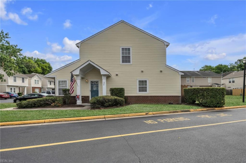 Photo 2 of 37 residential for sale in Chesapeake virginia Photo 2 of 37 residential for sale in Chesapeake virginia