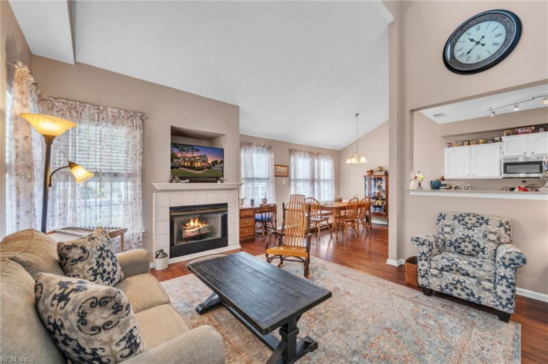 Photo 4 of 37 residential for sale in Chesapeake virginia Photo 4 of 37 residential for sale in Chesapeake virginia