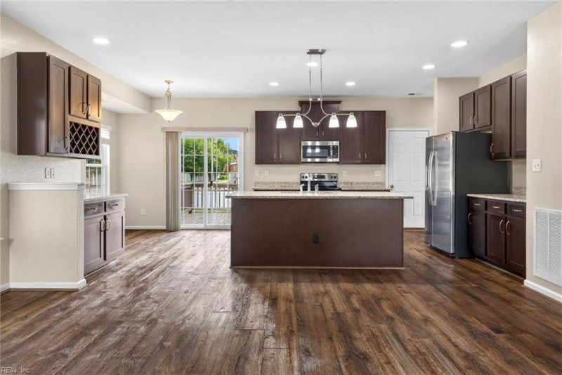 Photo 10 of 38 residential for sale in Chesapeake virginia