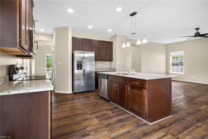Photo 11 of 38 residential for sale in Chesapeake virginia
