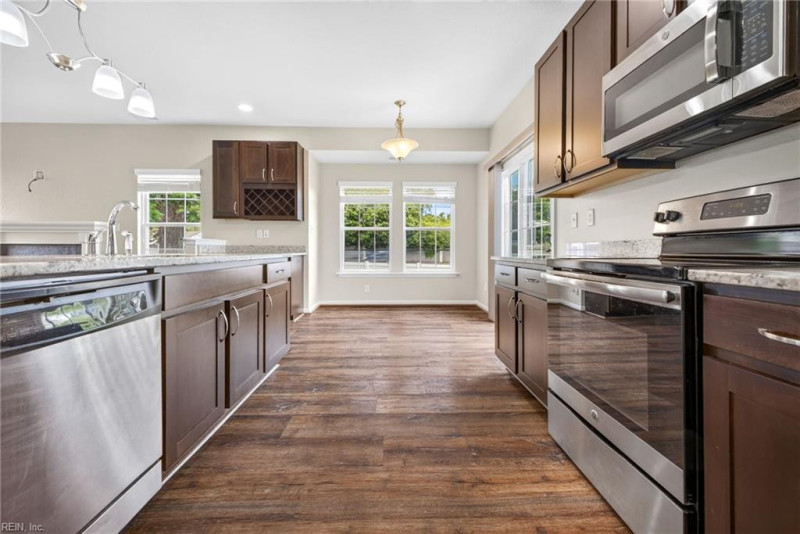 Photo 12 of 38 residential for sale in Chesapeake virginia