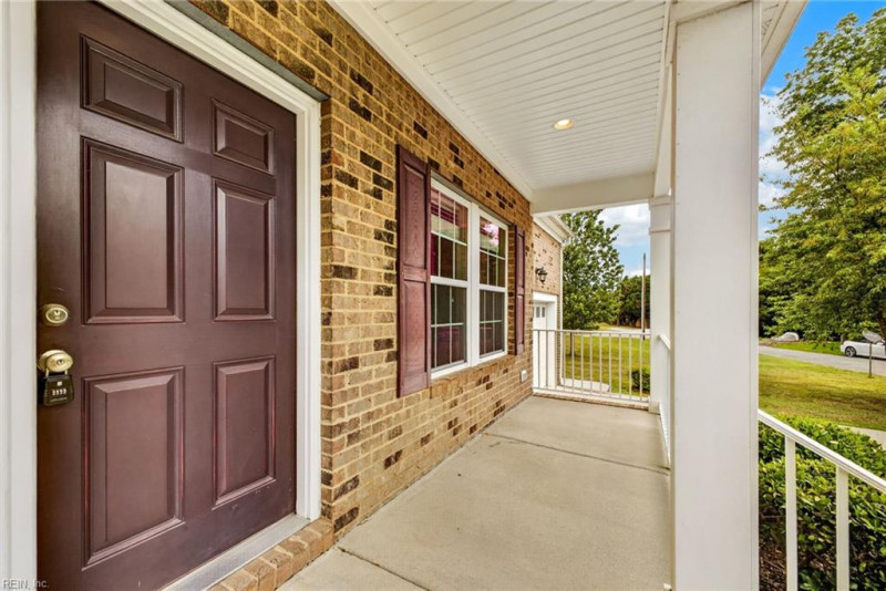 Photo 3 of 38 residential for sale in Chesapeake virginia