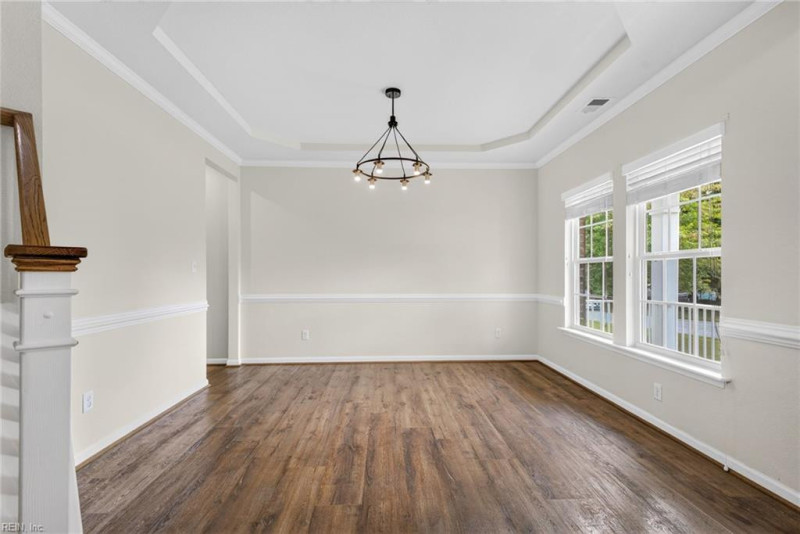 Photo 5 of 38 residential for sale in Chesapeake virginia