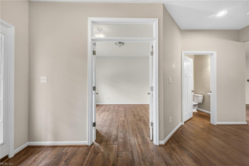 Photo 6 of 38 residential for sale in Chesapeake virginia