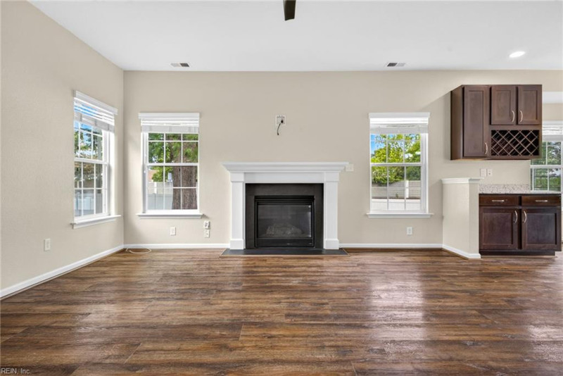 Photo 9 of 38 residential for sale in Chesapeake virginia