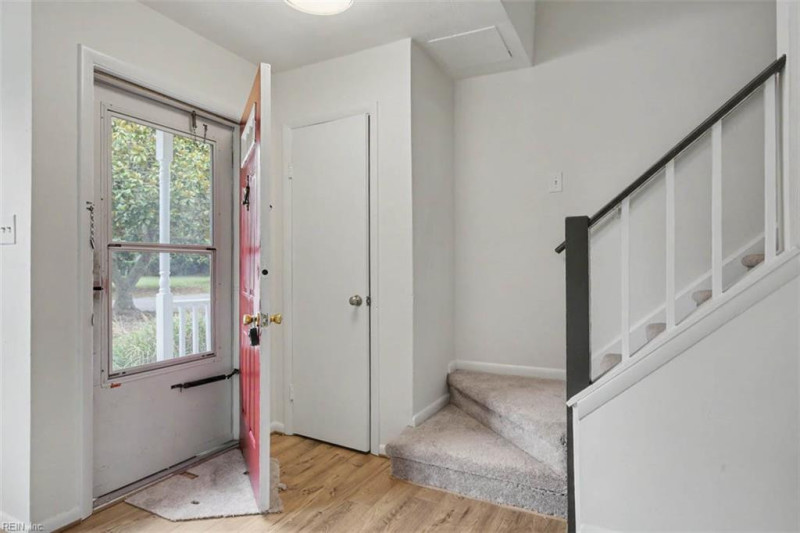 Photo 11 of 37 residential for sale in Hampton virginia