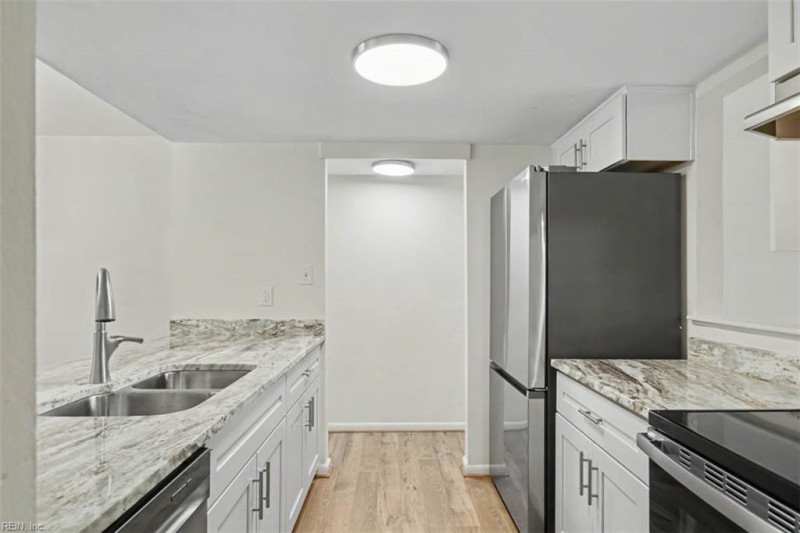 Photo 18 of 37 residential for sale in Hampton virginia