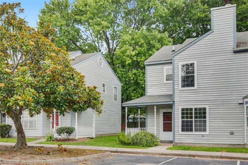 Photo 2 of 37 residential for sale in Hampton virginia