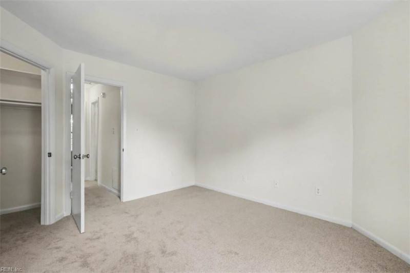 Photo 27 of 37 residential for sale in Hampton virginia