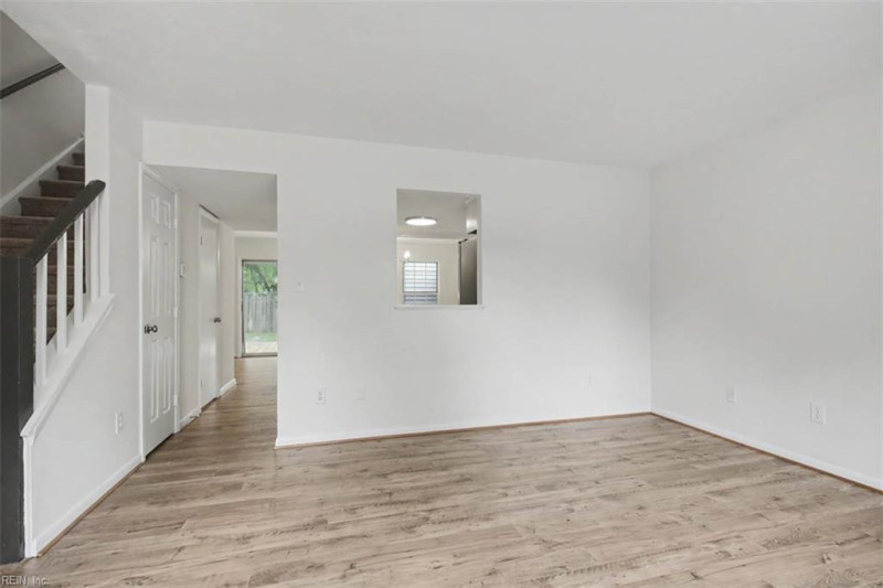 Photo 7 of 37 residential for sale in Hampton virginia