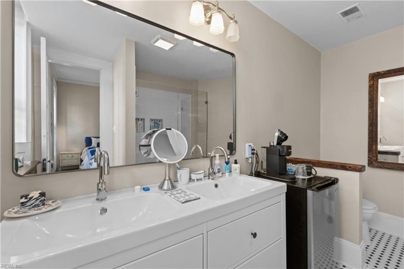 Photo 29 of 41 residential for sale in Norfolk virginia