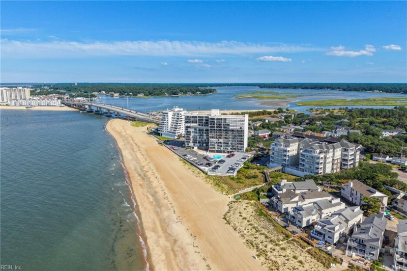 Photo 11 of 46 residential for sale in Virginia Beach virginia