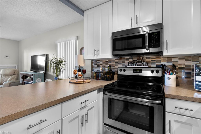 Photo 15 of 46 residential for sale in Virginia Beach virginia