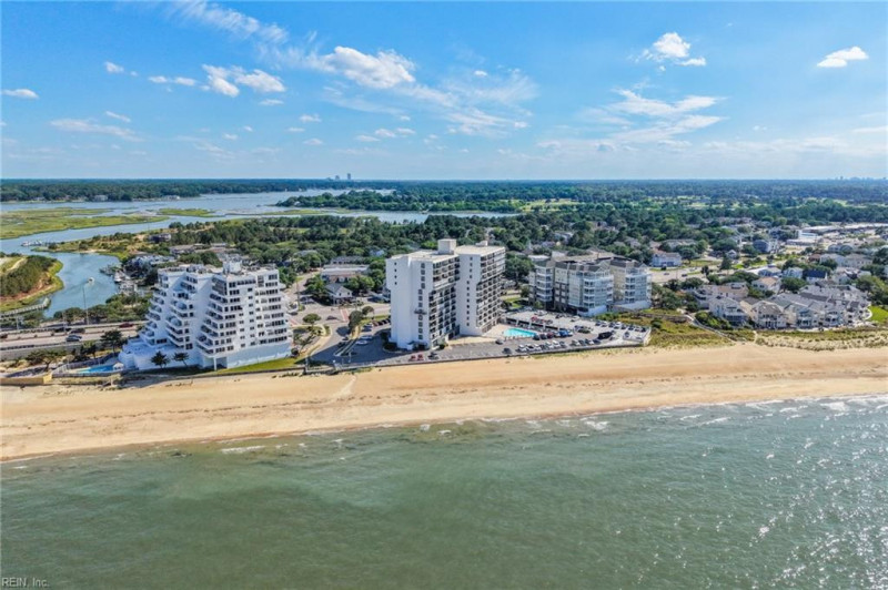 Photo 4 of 46 residential for sale in Virginia Beach virginia
