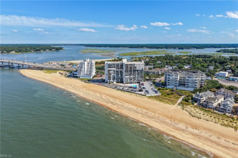 Photo 5 of 46 residential for sale in Virginia Beach virginia