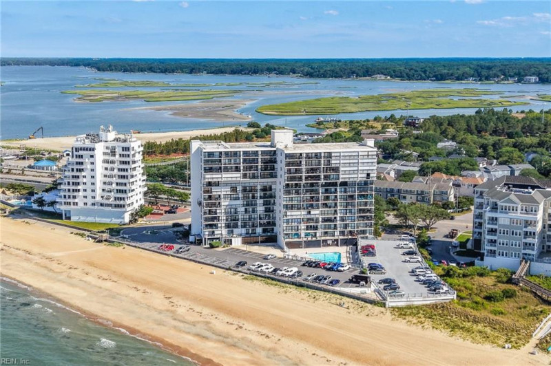 Photo 9 of 46 residential for sale in Virginia Beach virginia