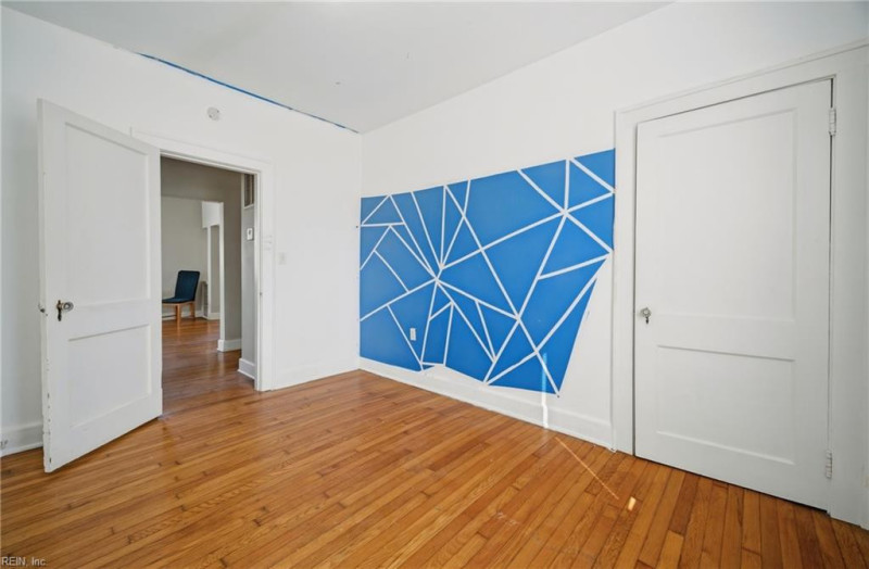 Photo 13 of 44 residential for sale in Hampton virginia